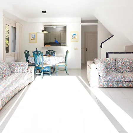 Geranis Holiday home *